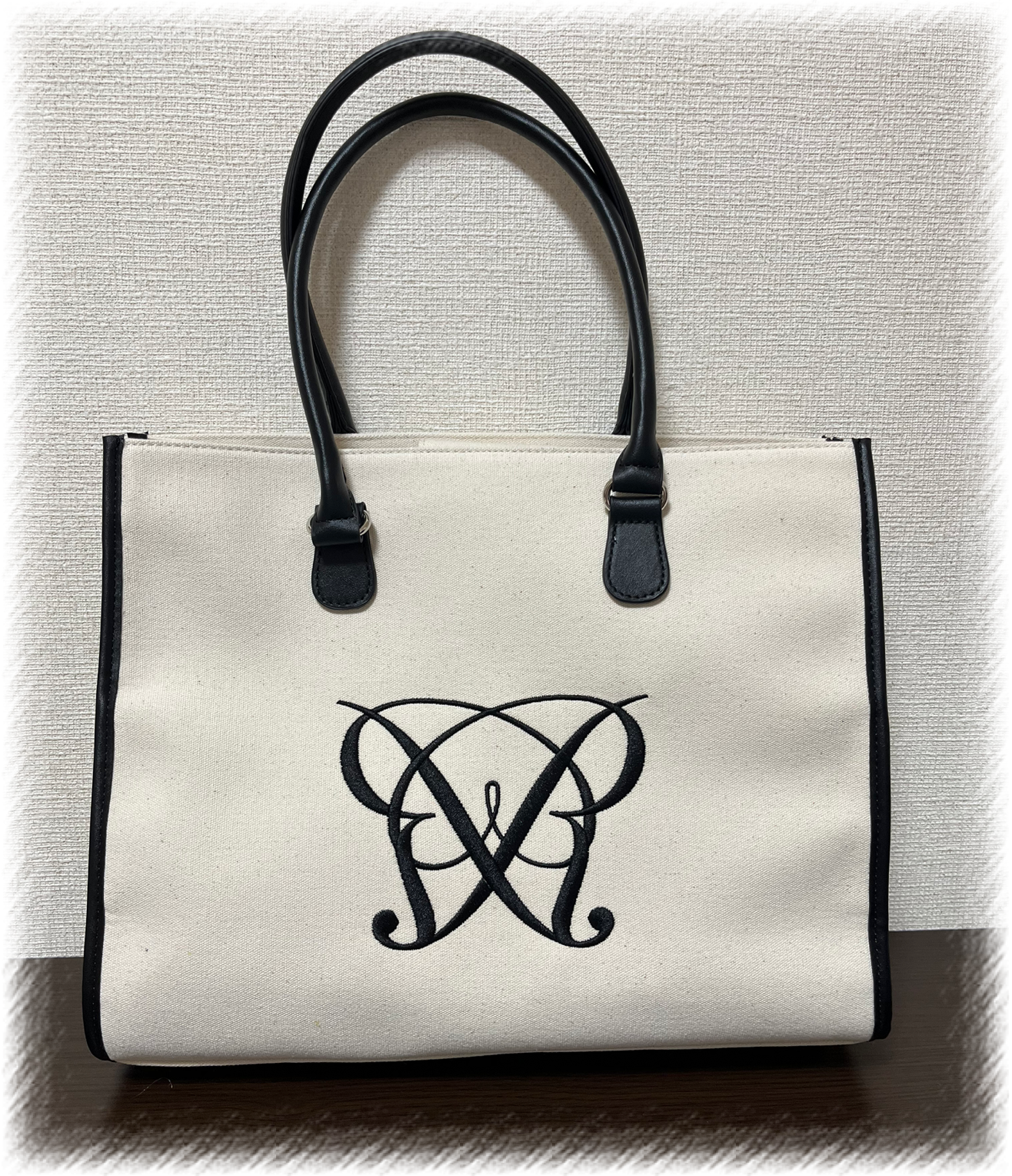 推し活バッグ。OLIVE des OLIVEトートバッグ。正面画像空の状態